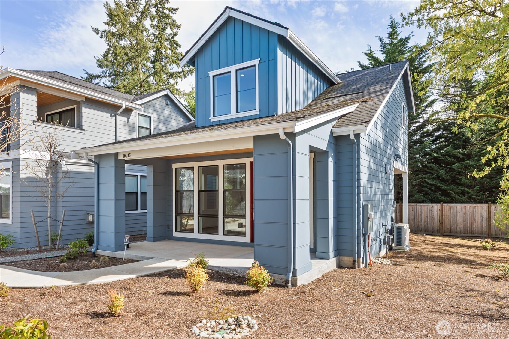 10215 135th Circle NE #28, Kirkland, WA 98033