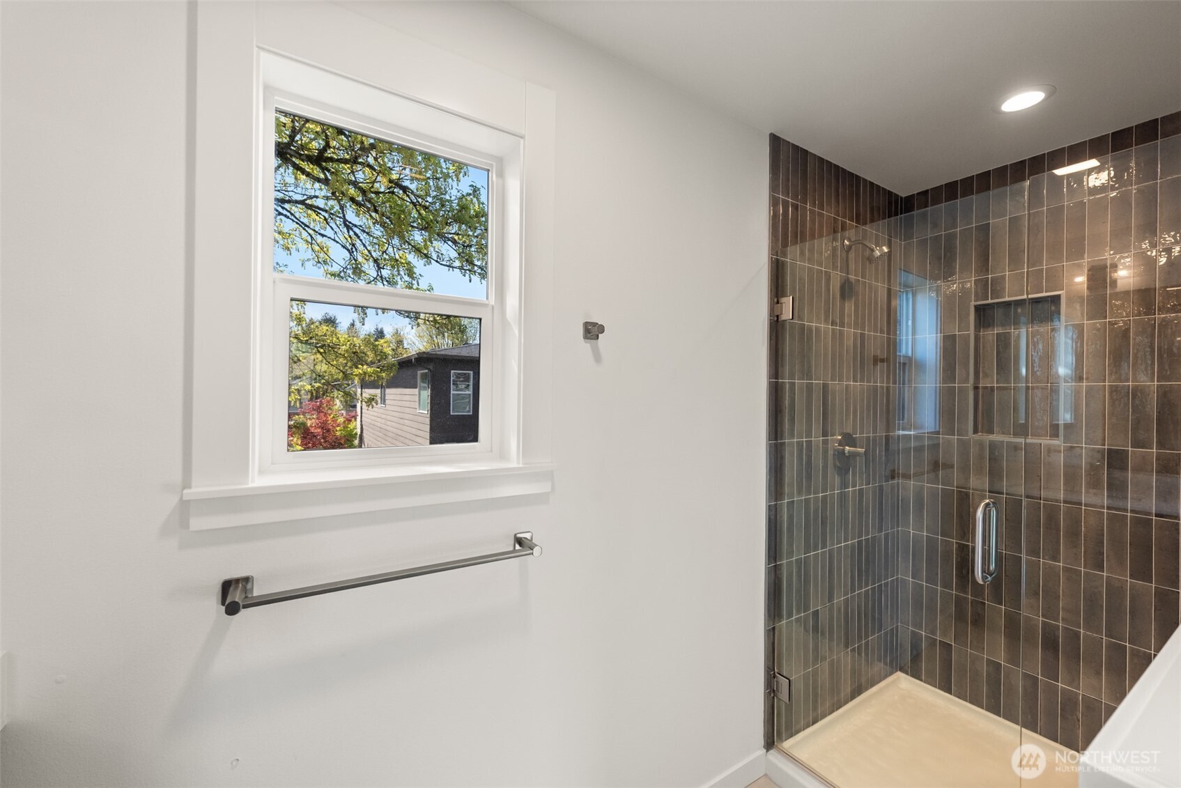 10215 135th Circle NE #28, Kirkland, WA 98033
