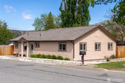 117 E 7th Street , Tonasket, WA 98855