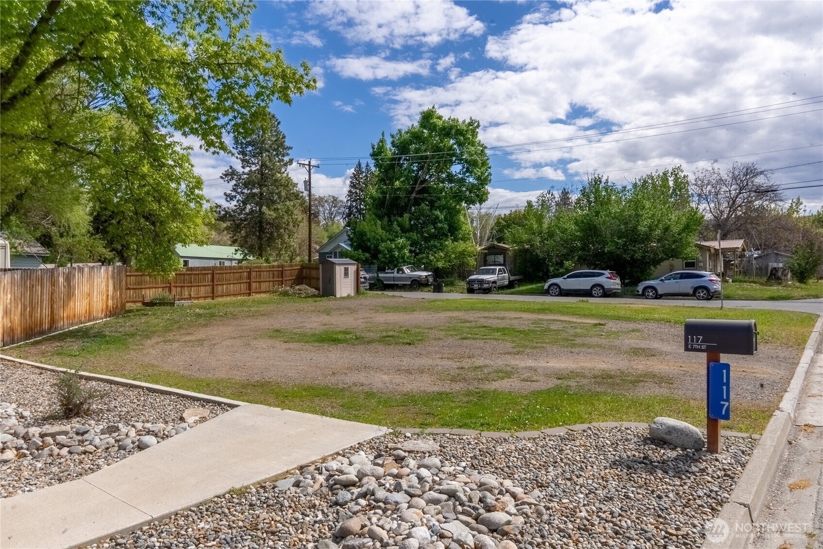 117 E 7th Street , Tonasket, WA 98855
