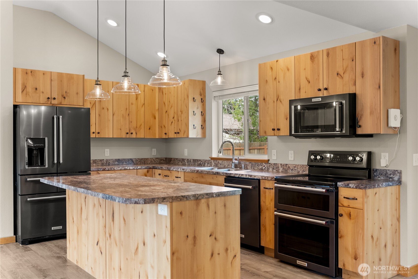117 E 7th Street , Tonasket, WA 98855