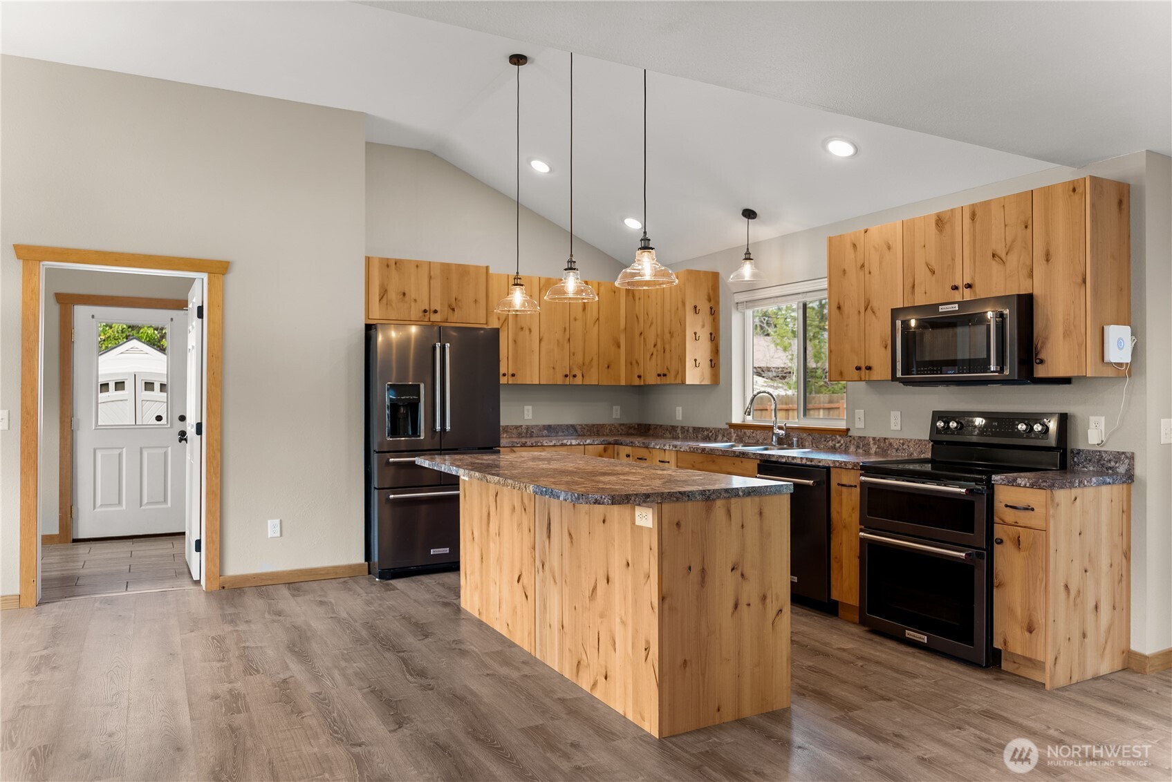 117 E 7th Street , Tonasket, WA 98855