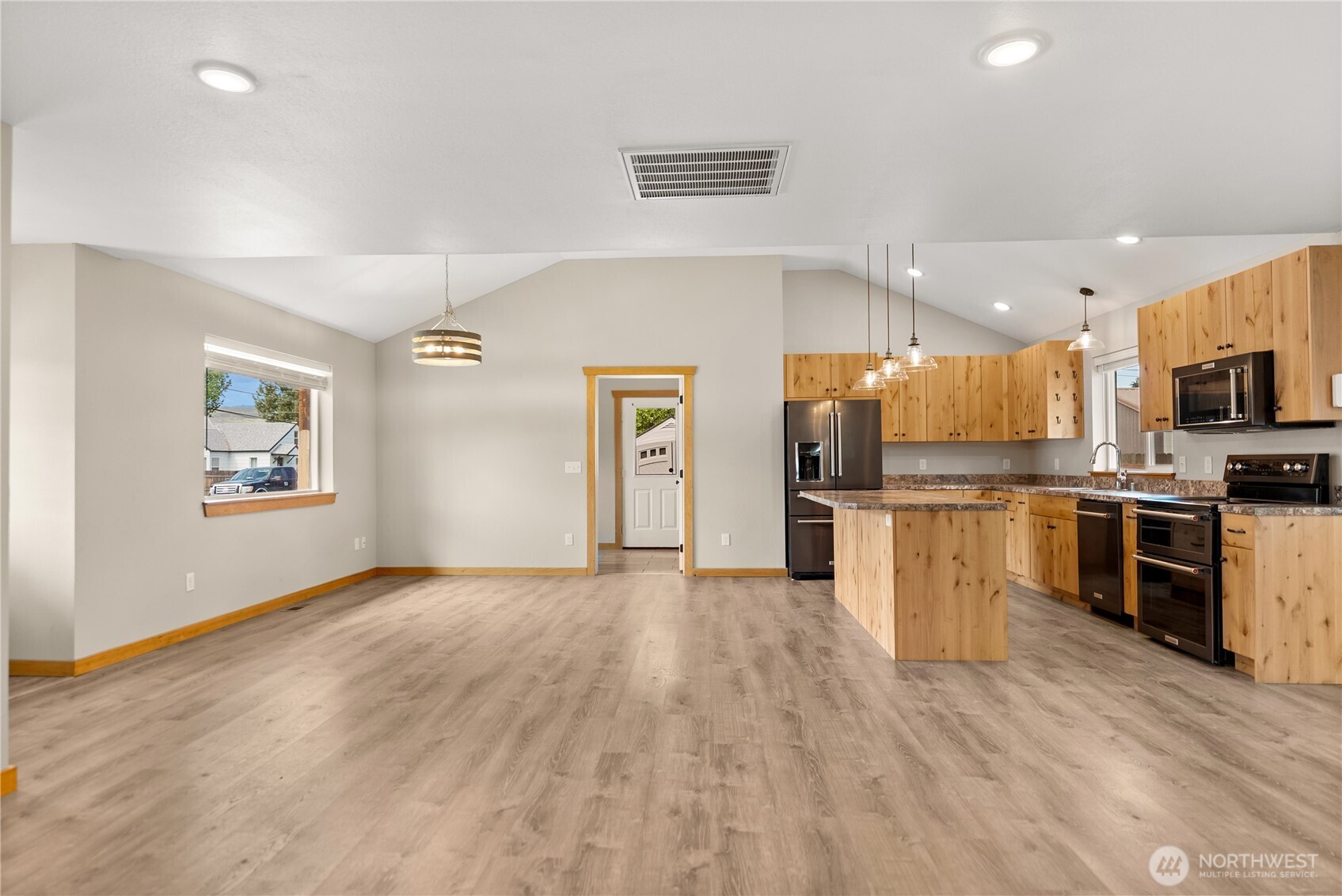 117 E 7th Street , Tonasket, WA 98855