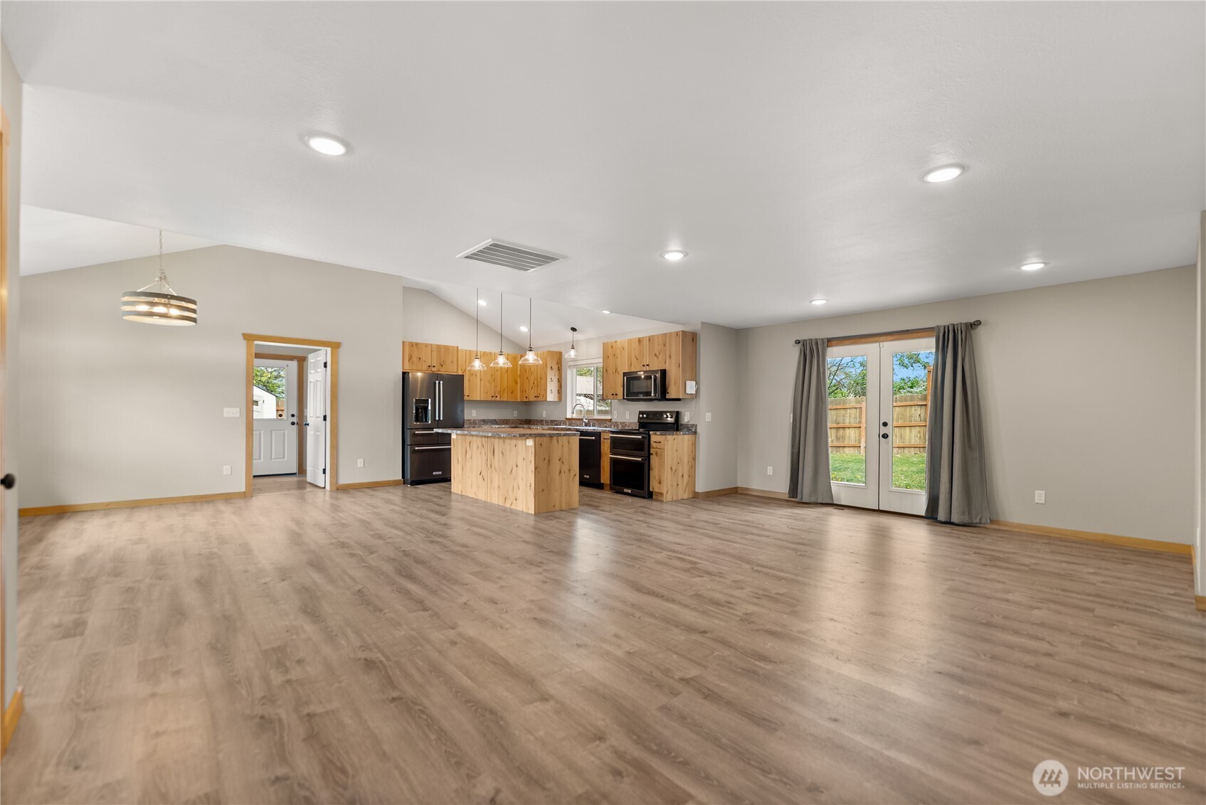 117 E 7th Street , Tonasket, WA 98855