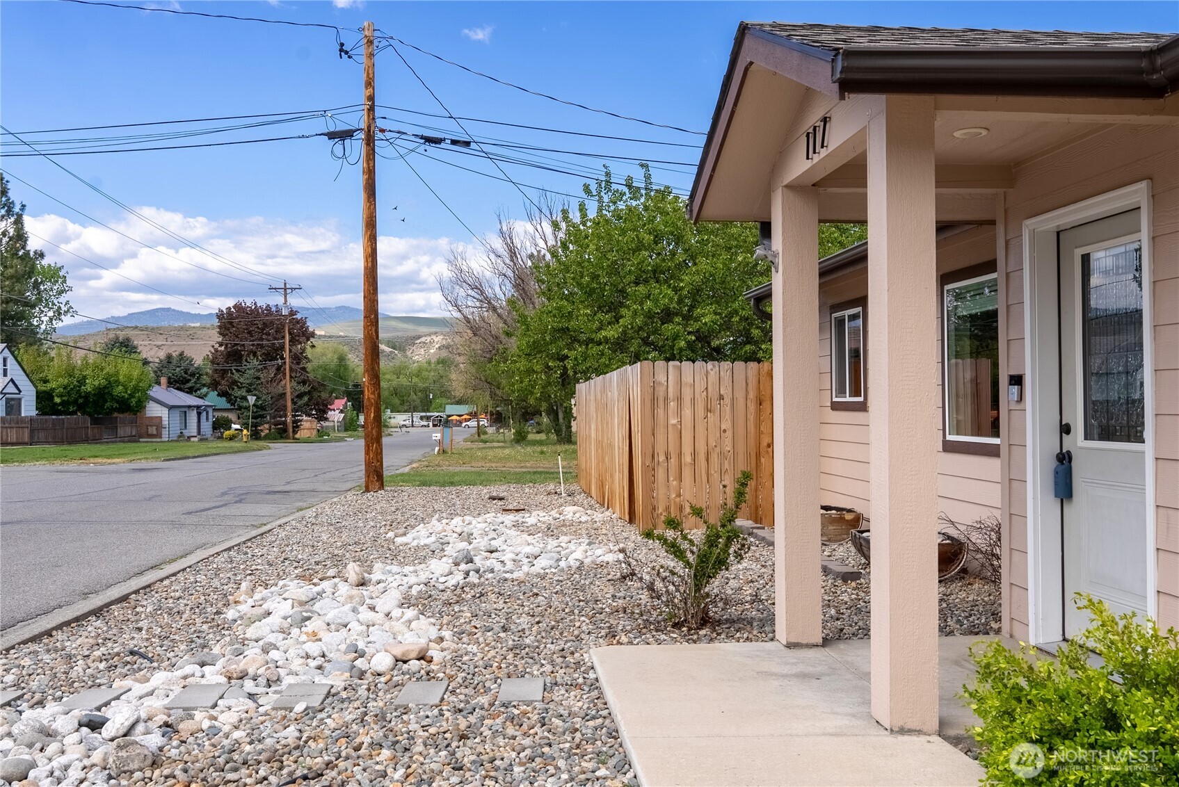 117 E 7th Street , Tonasket, WA 98855