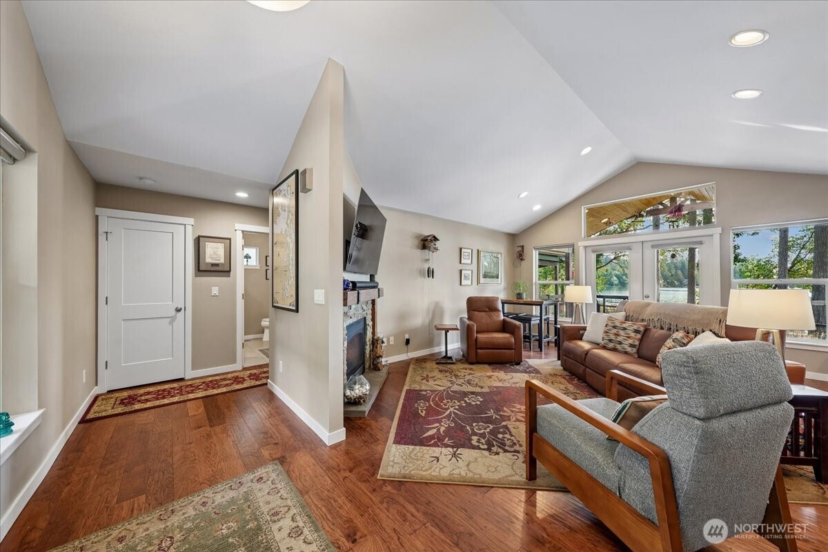 11013 Bayview Circle , Anderson Island, WA 98303