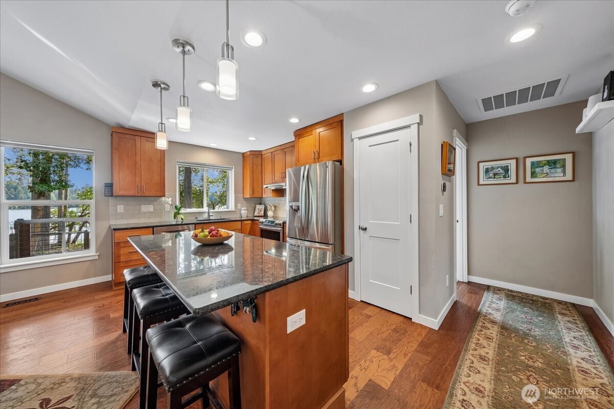 11013 Bayview Circle , Anderson Island, WA 98303