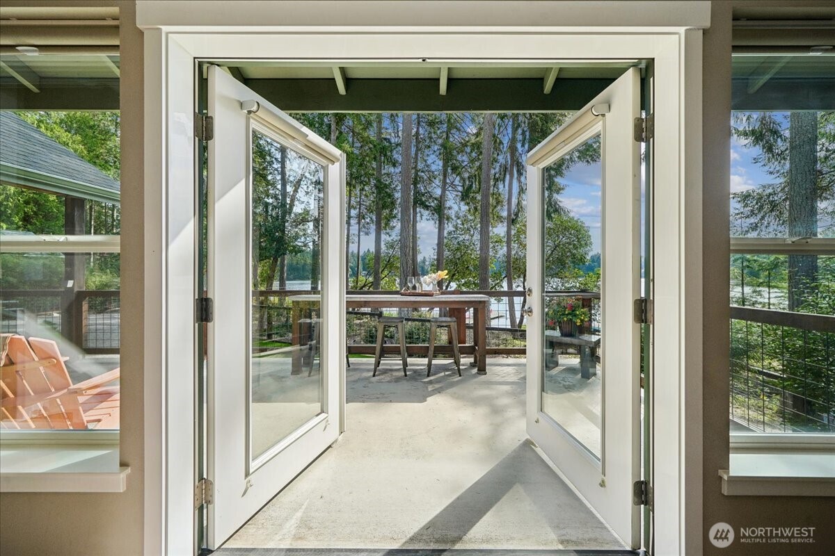11013 Bayview Circle , Anderson Island, WA 98303