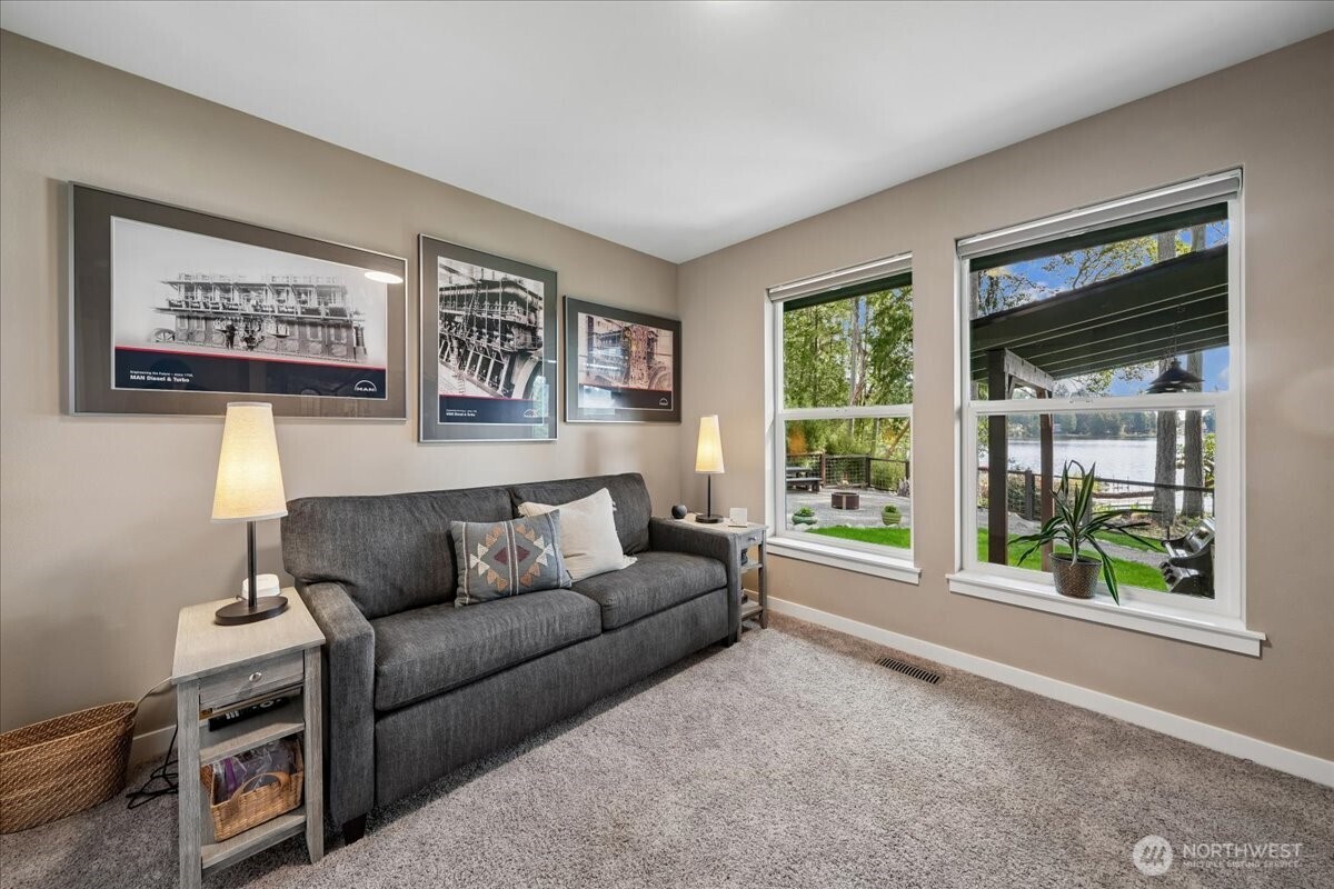 11013 Bayview Circle , Anderson Island, WA 98303