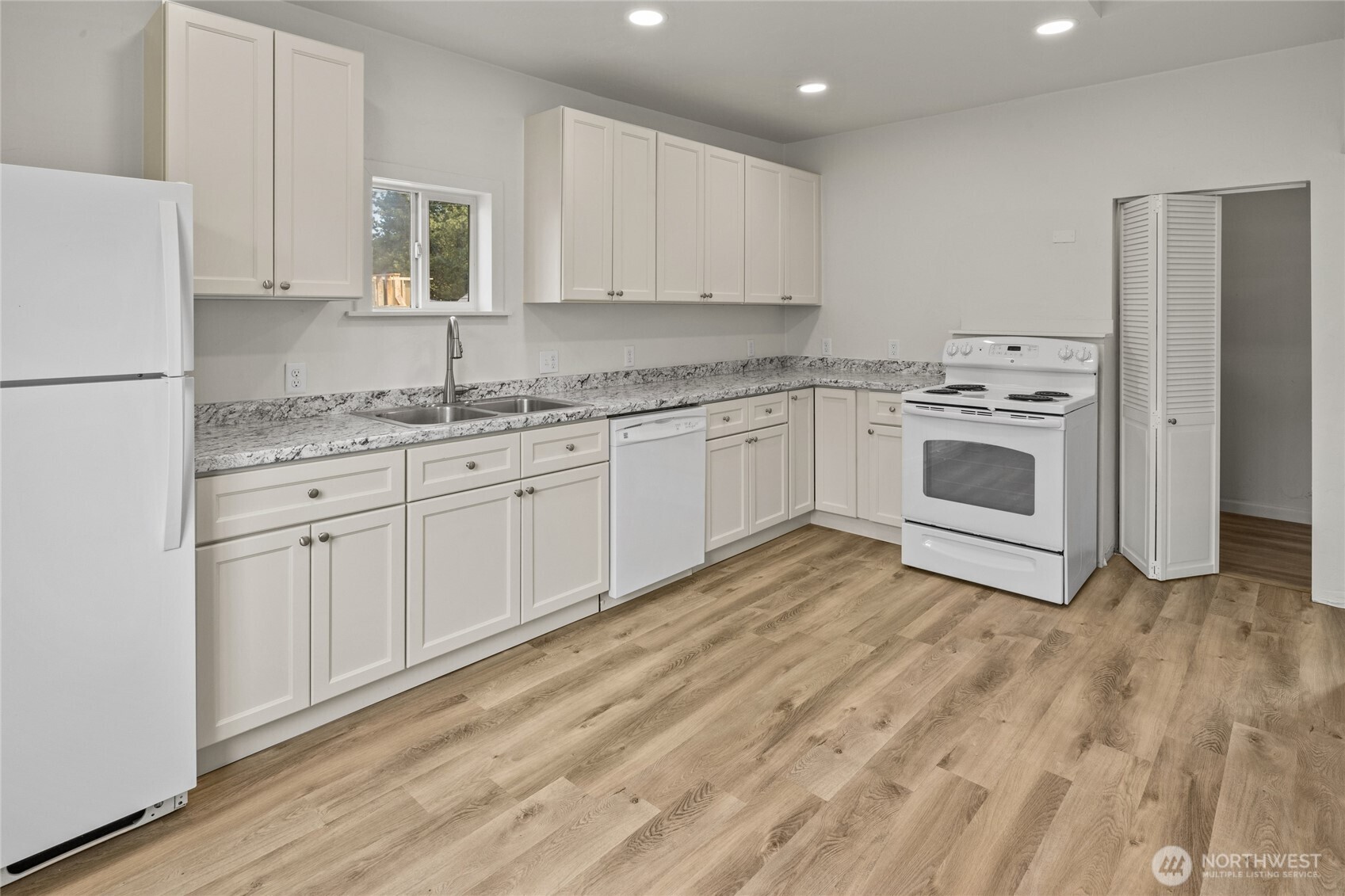 108 Yakima Avenue , Cle Elum, WA 98922