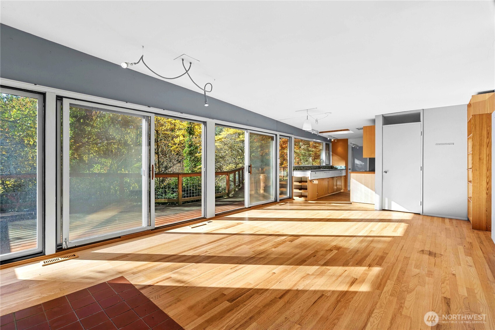 12117 SE 26th Street , Bellevue, WA 98005