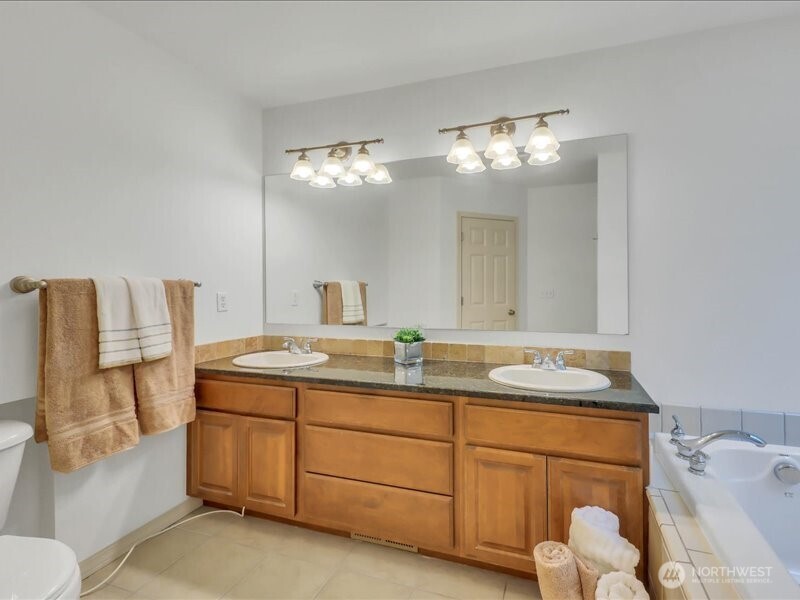 21900 SE 242nd Street #A3, Maple Valley, WA 98038-5834