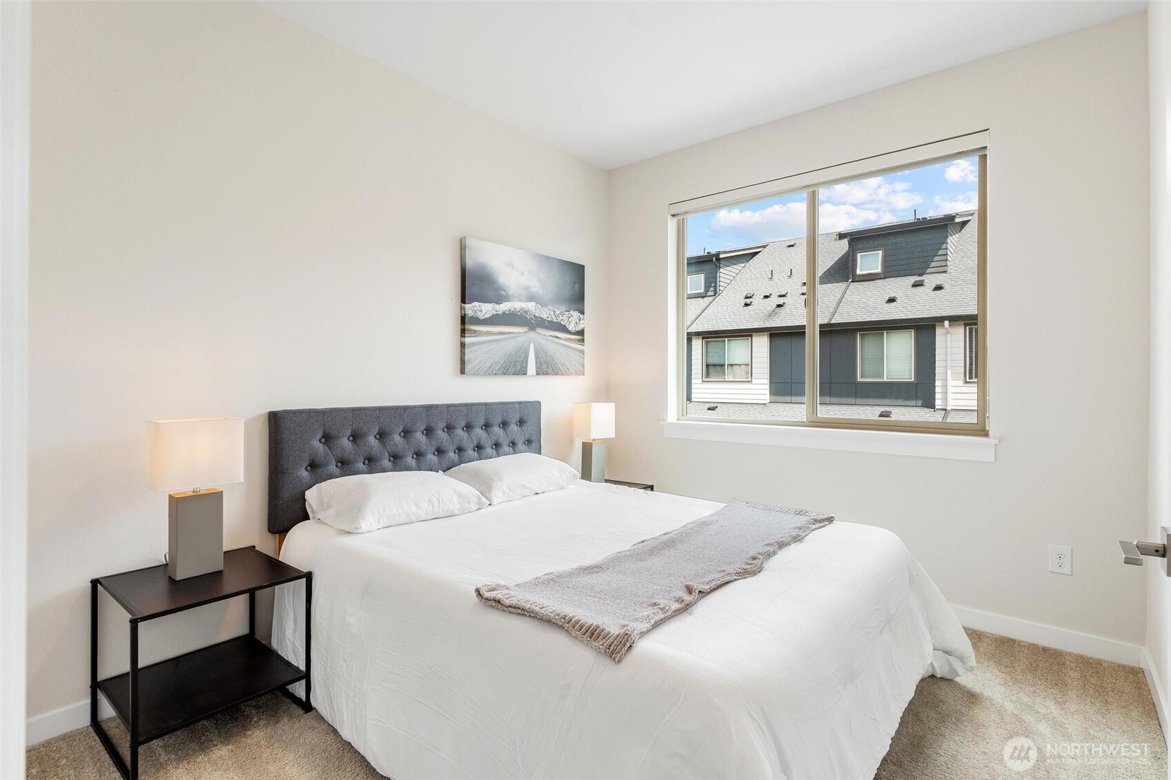 966 6th Avenue NE, Issaquah, WA 98029