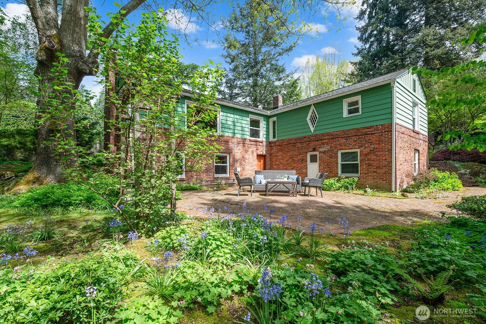 4423 NE 178th Street , Lake Forest Park, WA 98155