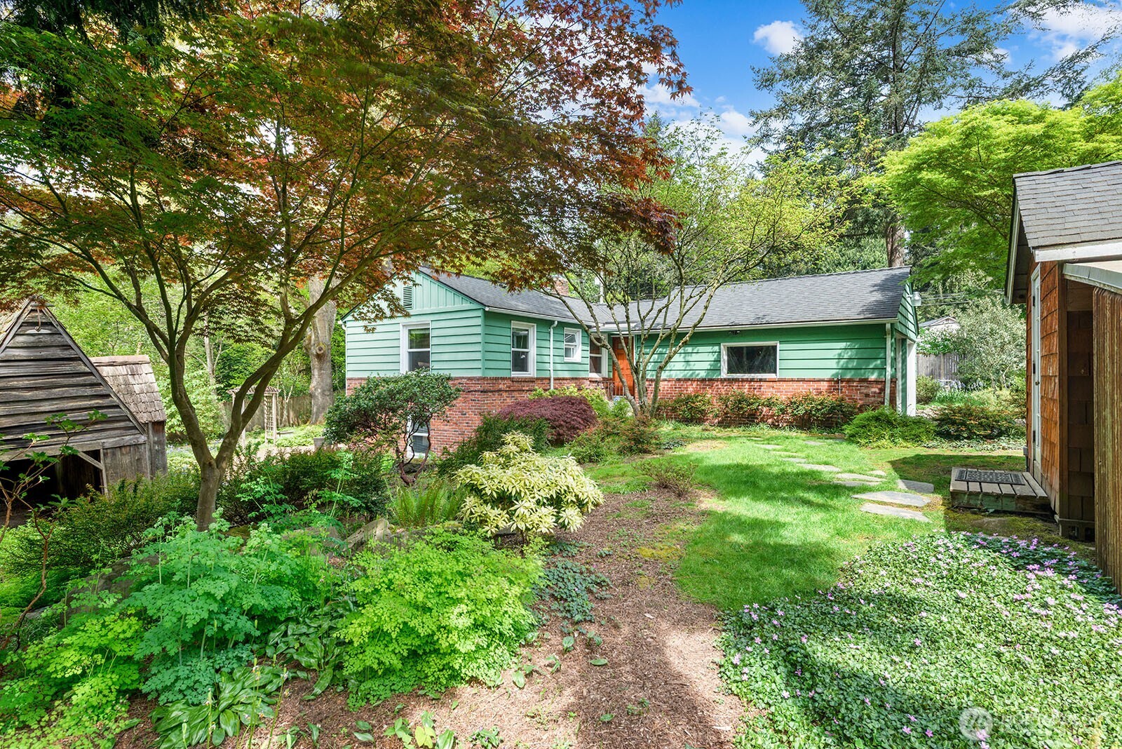 4423 NE 178th Street , Lake Forest Park, WA 98155