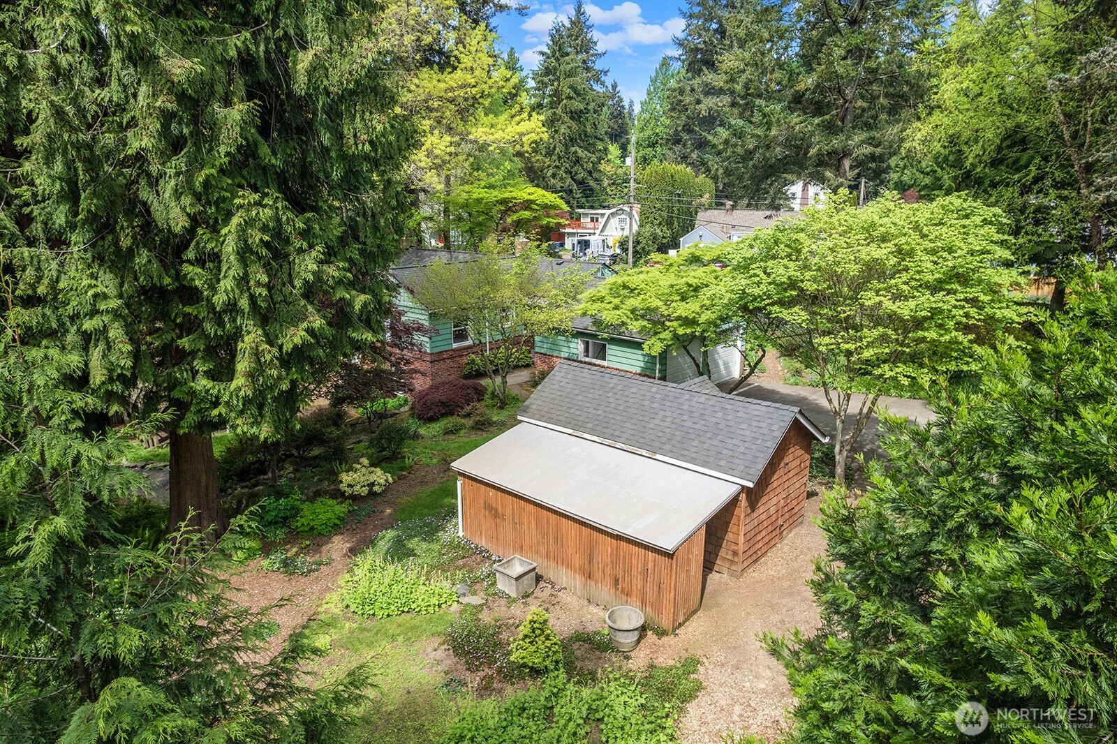4423 NE 178th Street , Lake Forest Park, WA 98155