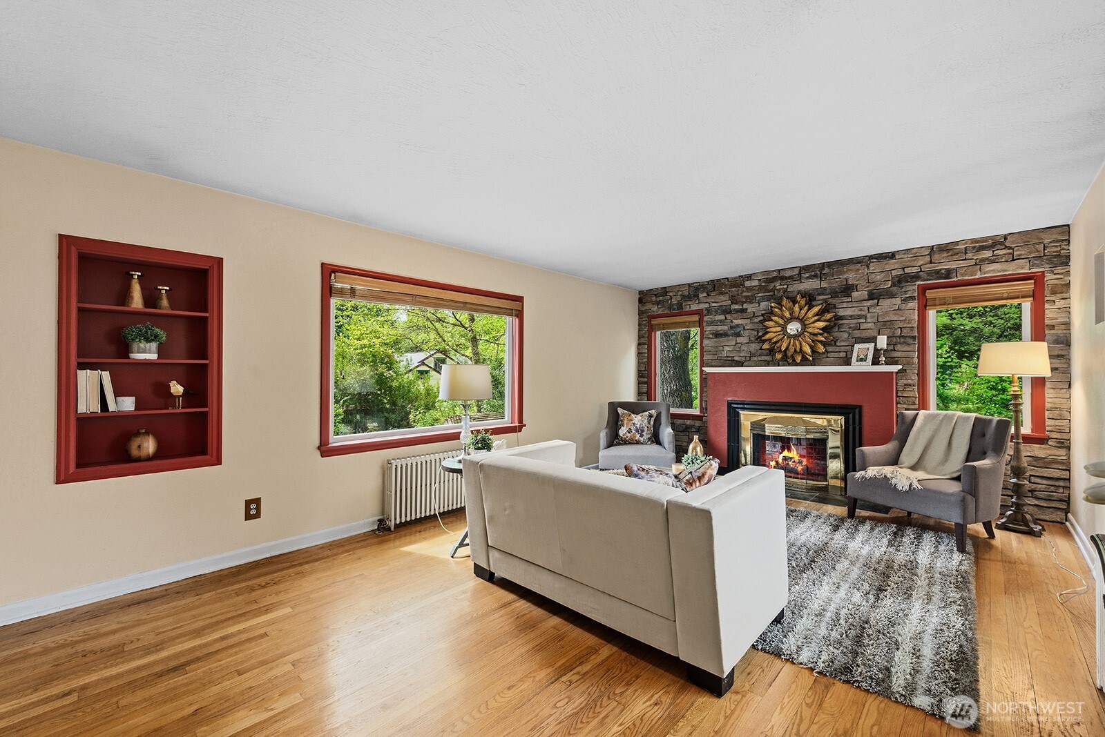 4423 NE 178th Street , Lake Forest Park, WA 98155