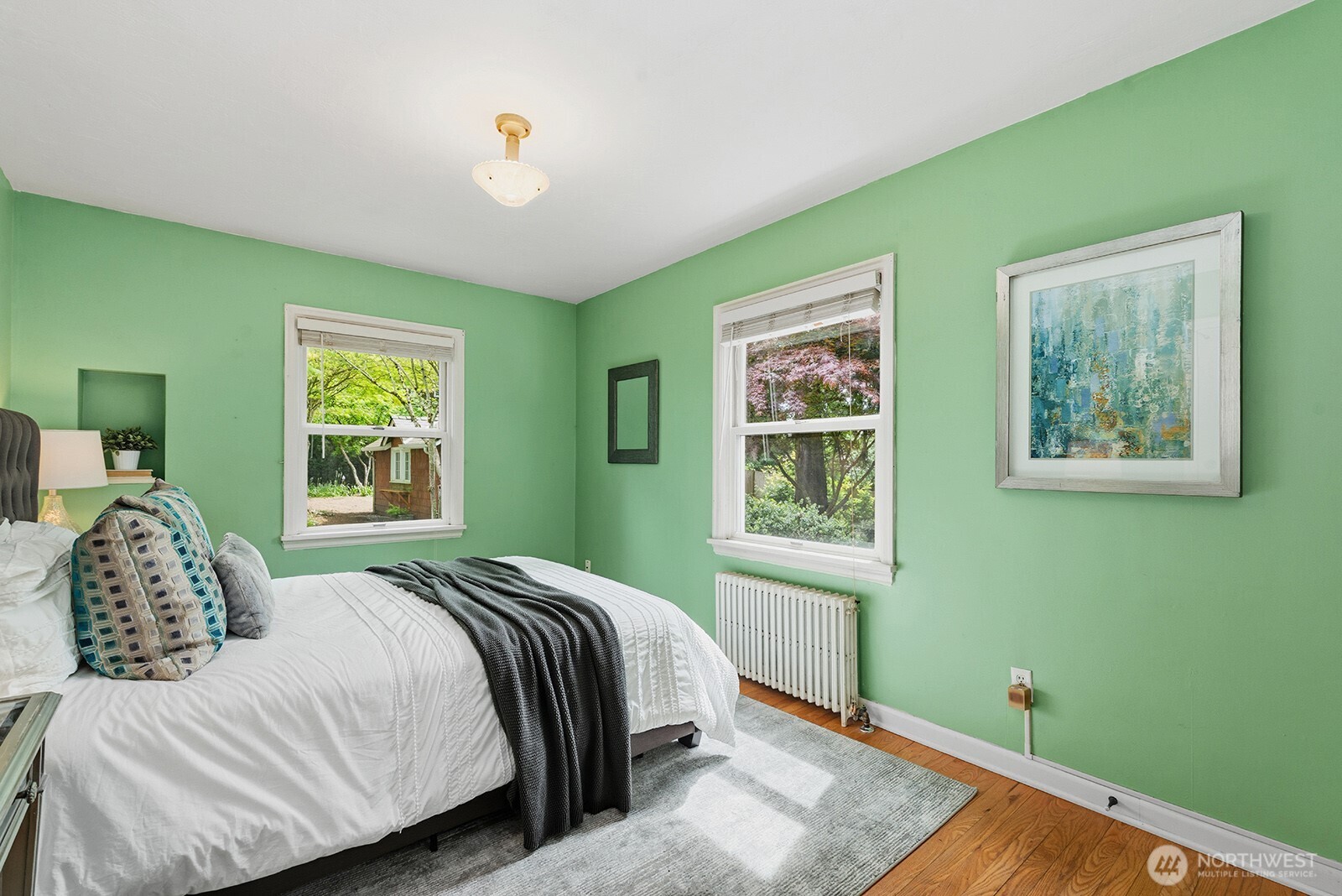 4423 NE 178th Street , Lake Forest Park, WA 98155