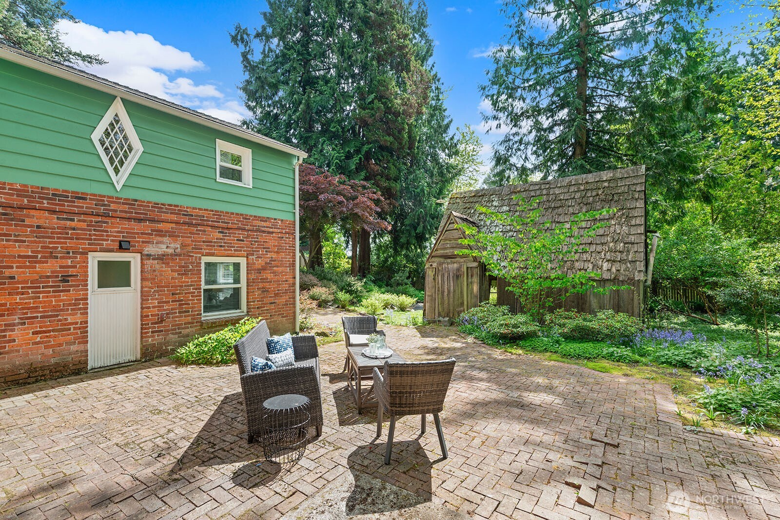 4423 NE 178th Street , Lake Forest Park, WA 98155
