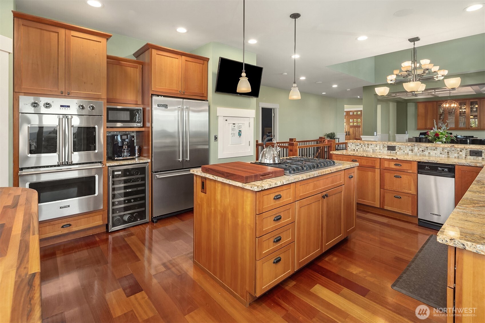 17003 Talbot Road , Edmonds, WA 98026