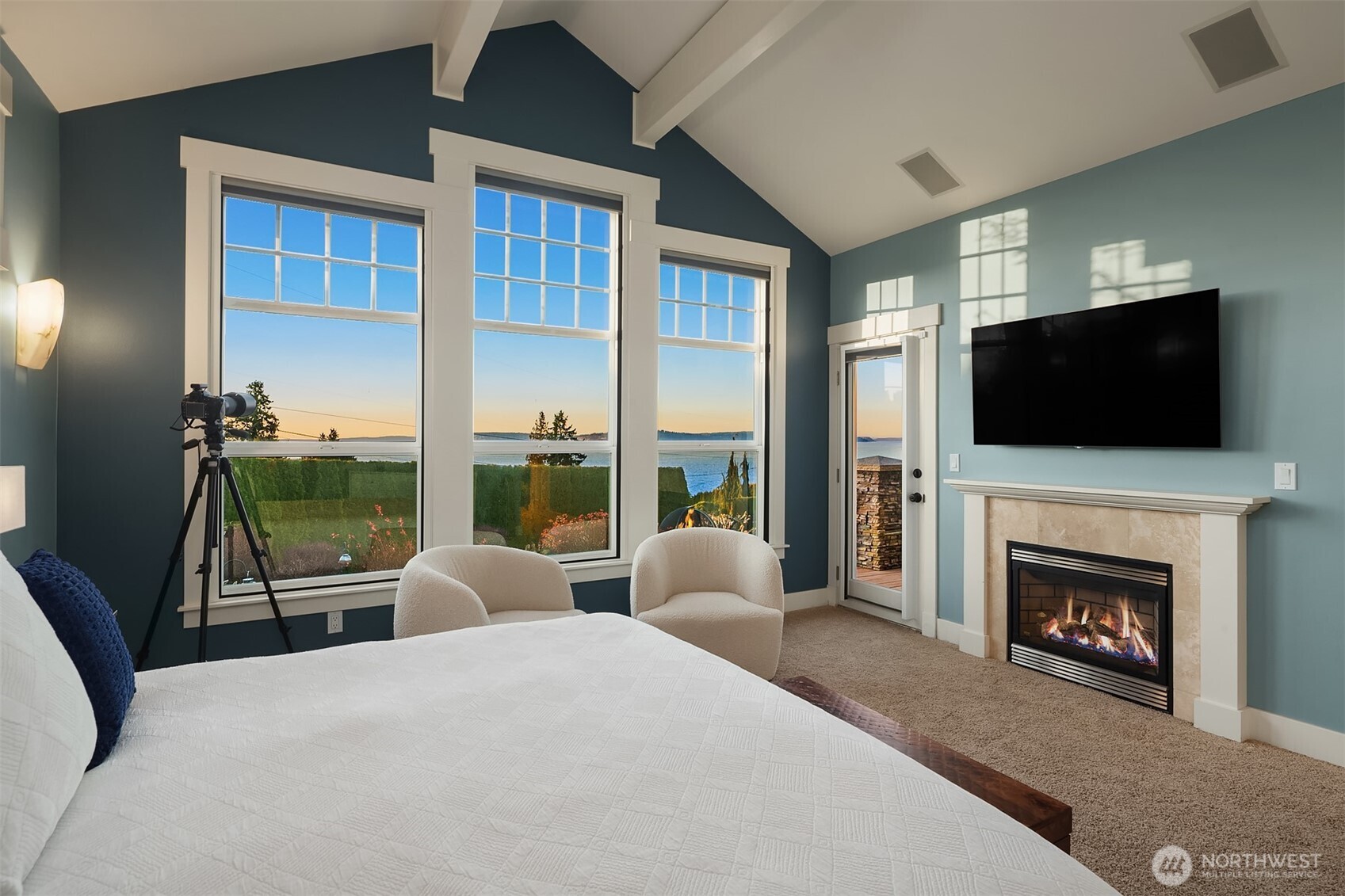17003 Talbot Road , Edmonds, WA 98026