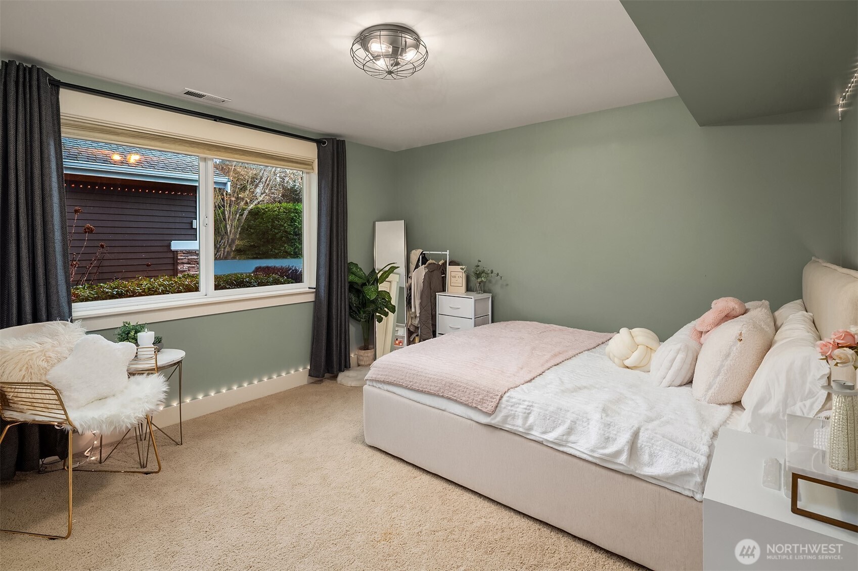 17003 Talbot Road , Edmonds, WA 98026