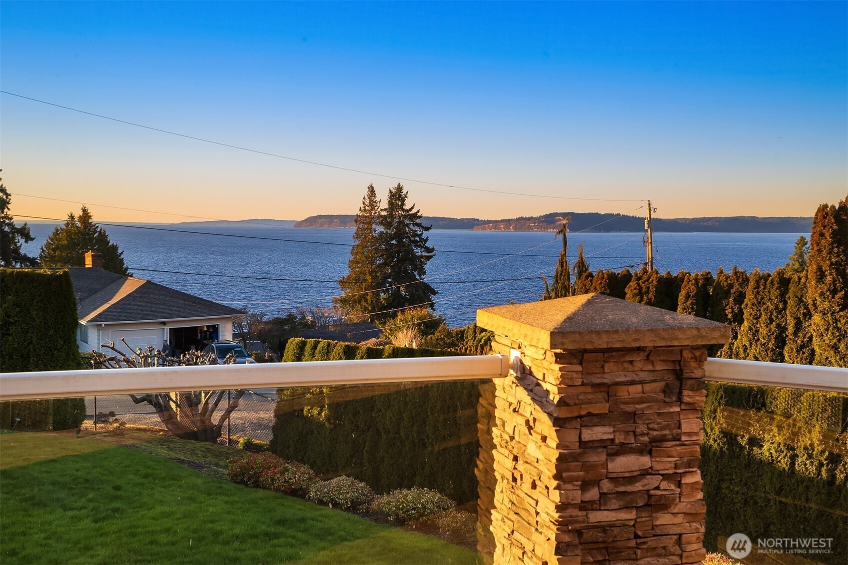 17003 Talbot Road , Edmonds, WA 98026