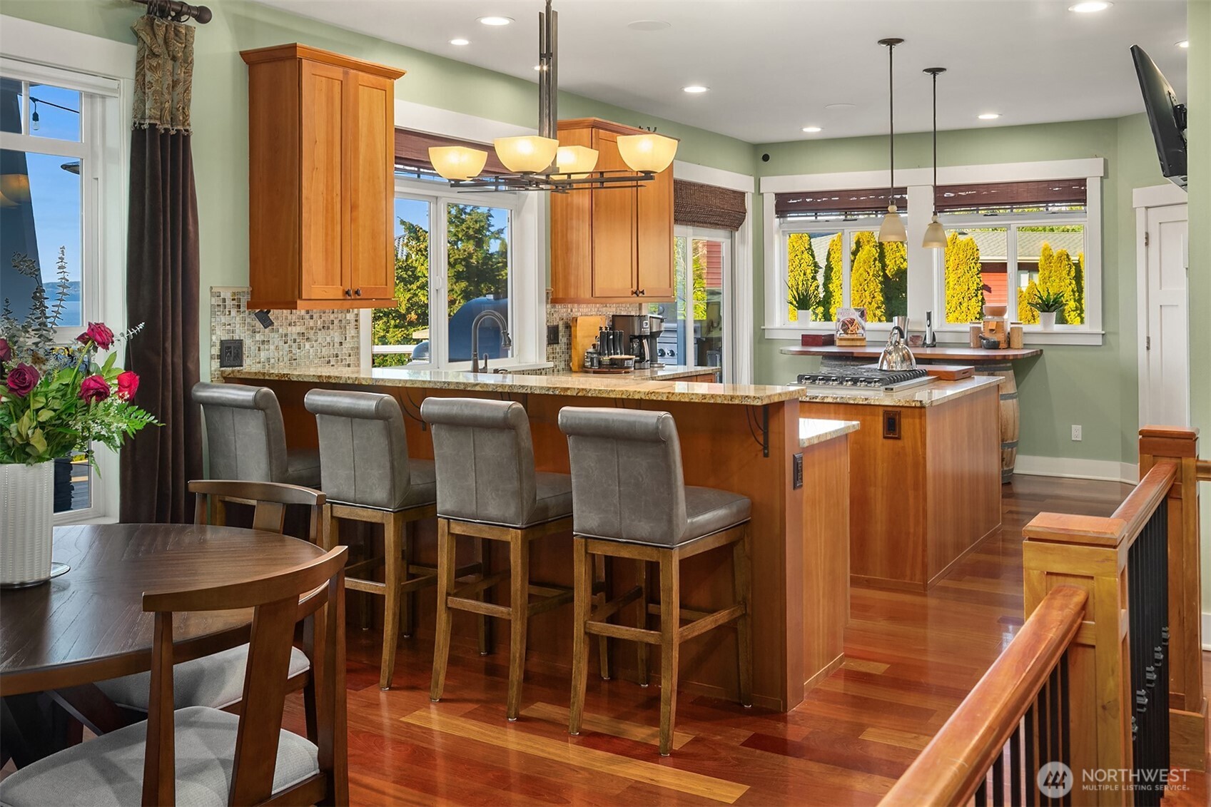 17003 Talbot Road , Edmonds, WA 98026