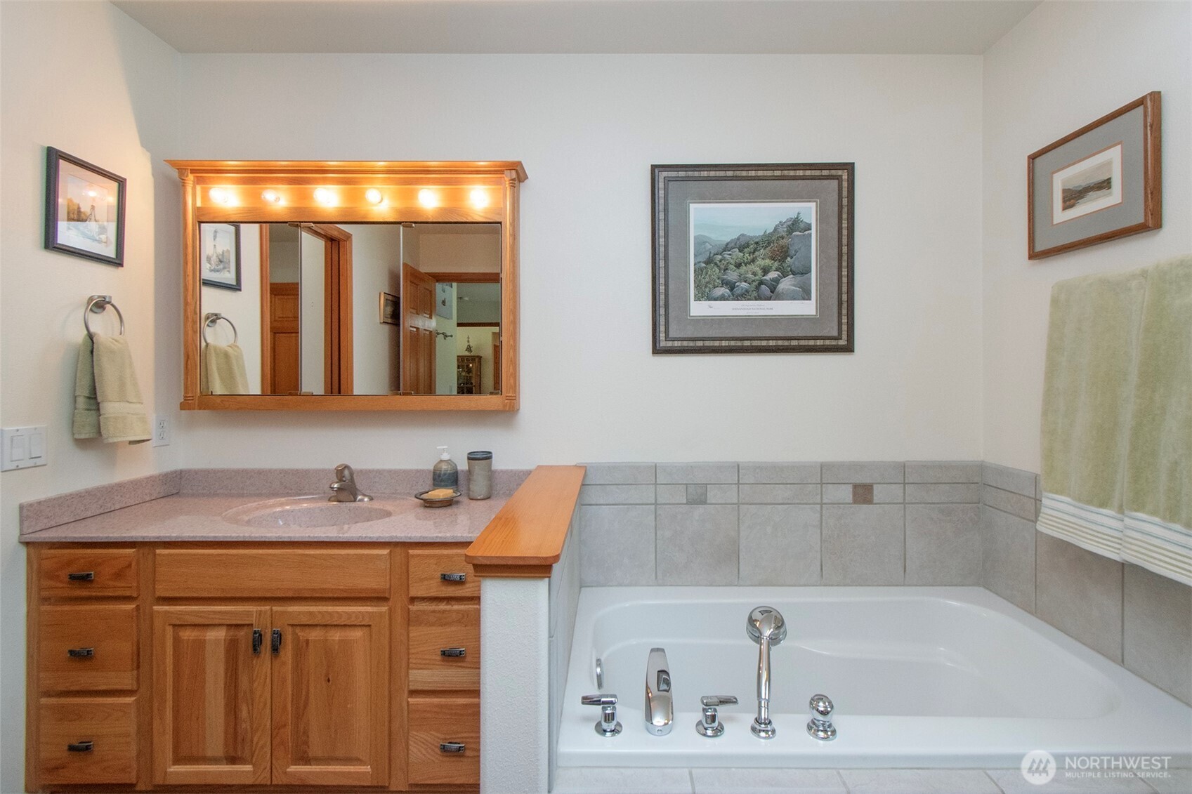 1082 Ripplebrook Drive , Port Angeles, WA 98362