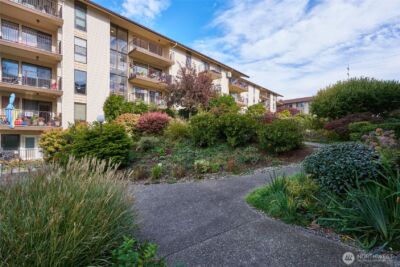 13229 Linden Avenue N #403B, Seattle, WA 98133 - Photo 11