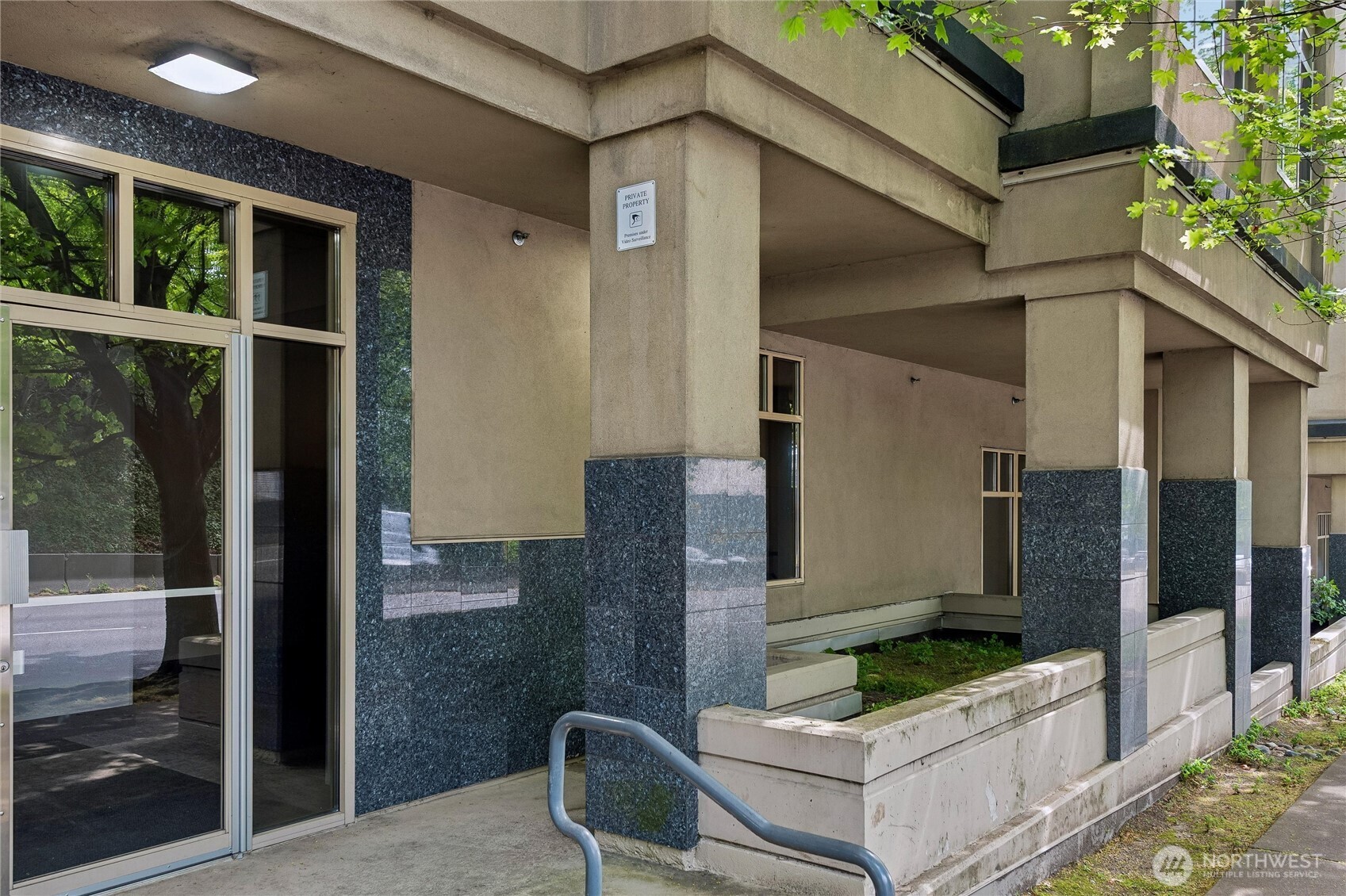 900 Aurora Ave , Seattle, WA 98109