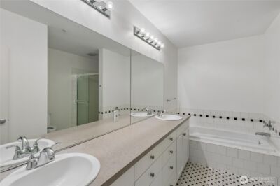 900 Aurora Ave , Seattle, WA 98109 - Photo 16