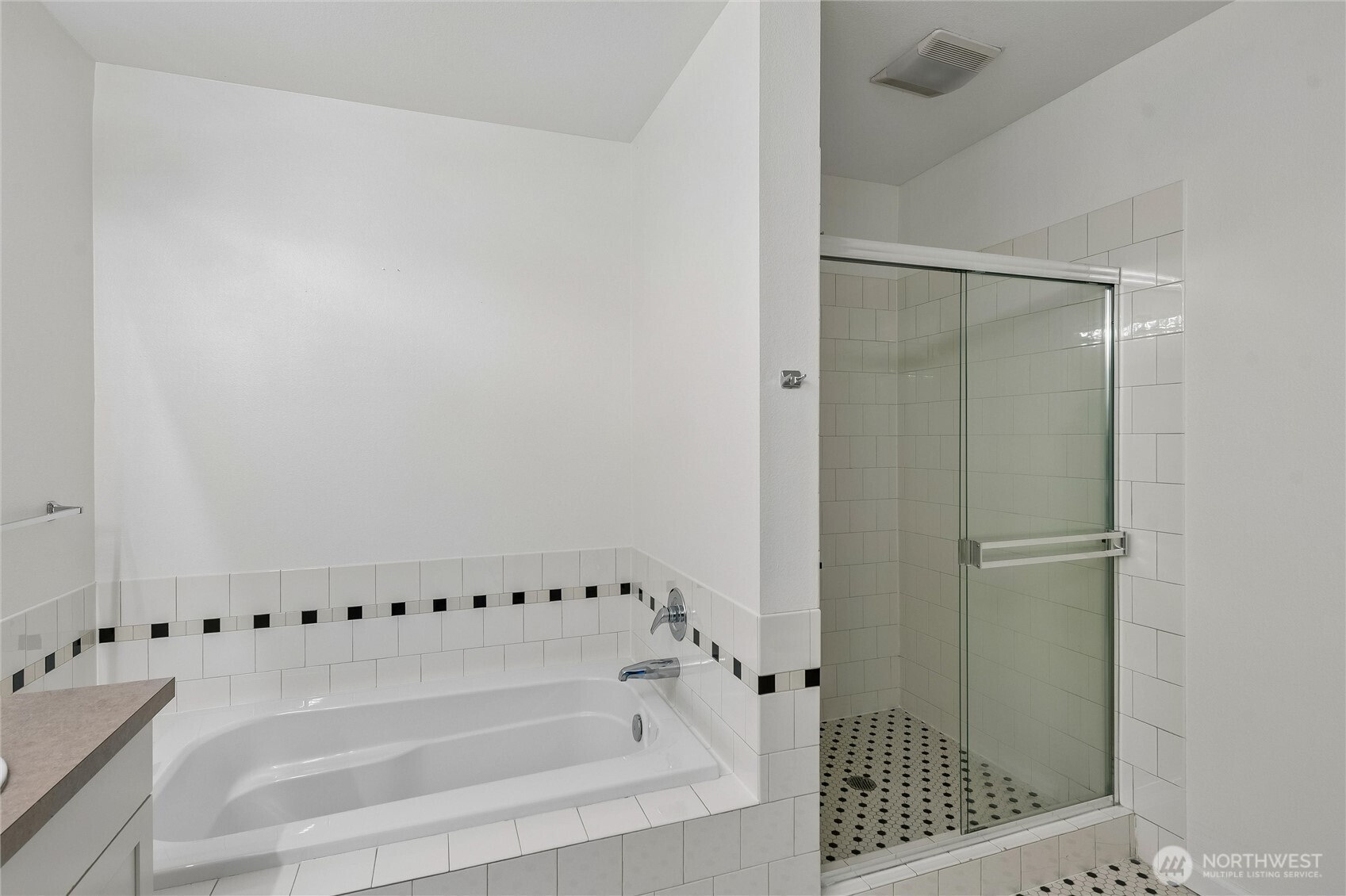 900 Aurora Ave , Seattle, WA 98109