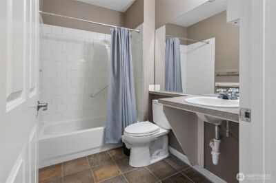 900 Aurora Ave , Seattle, WA 98109 - Photo 21