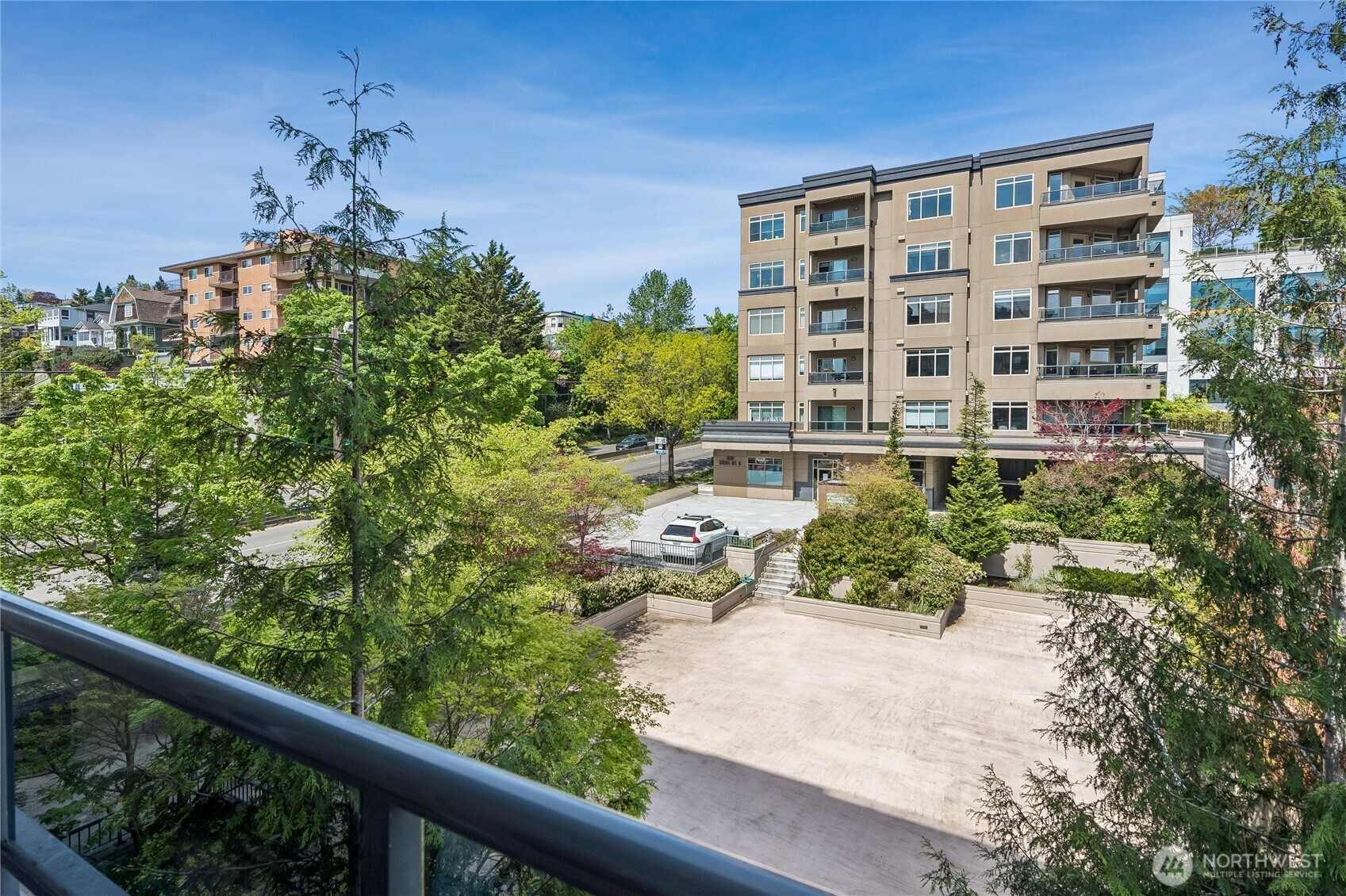 900 Aurora Ave , Seattle, WA 98109