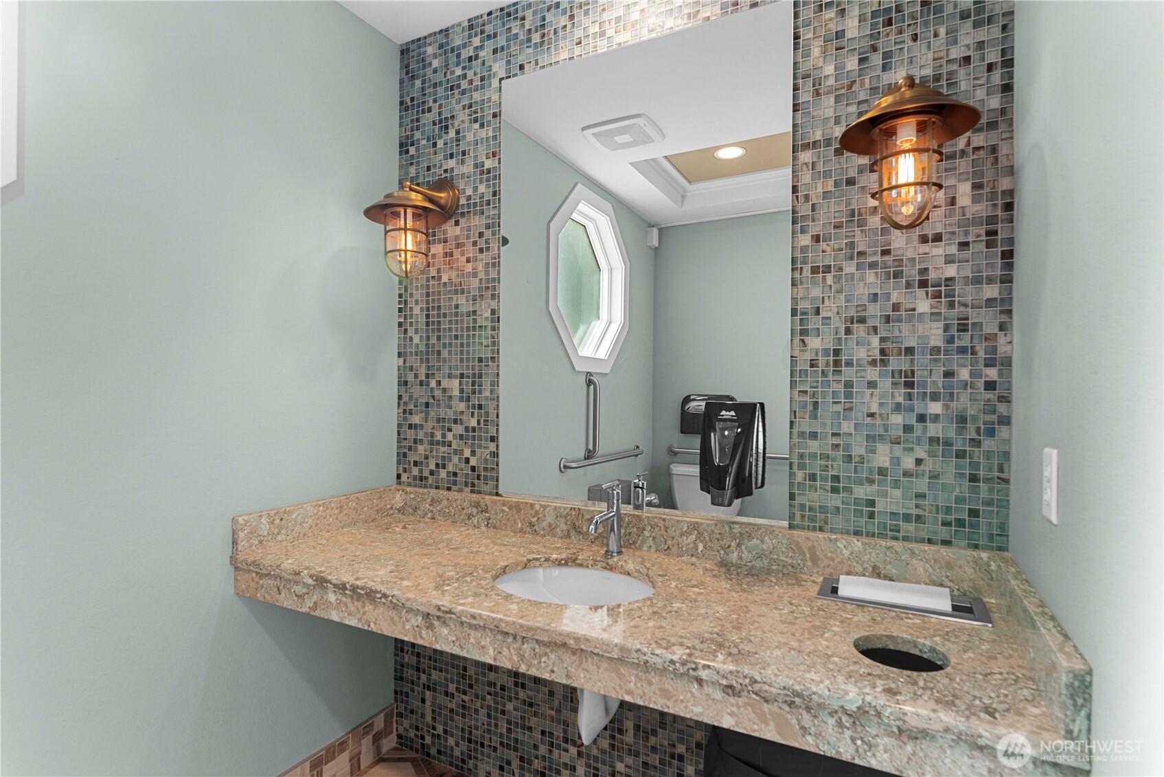 1350 #B8 W Woodin Avenue #B8, Chelan, WA 98816