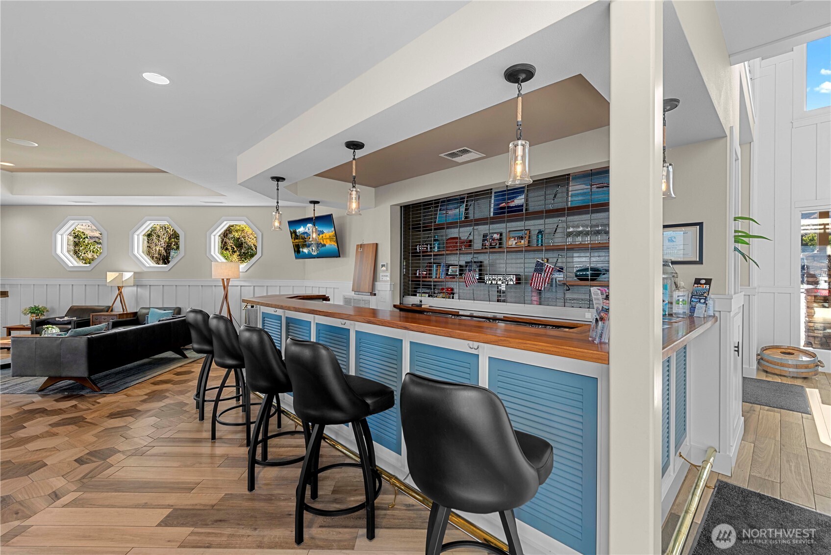 1350 #B8 W Woodin Avenue #B8, Chelan, WA 98816