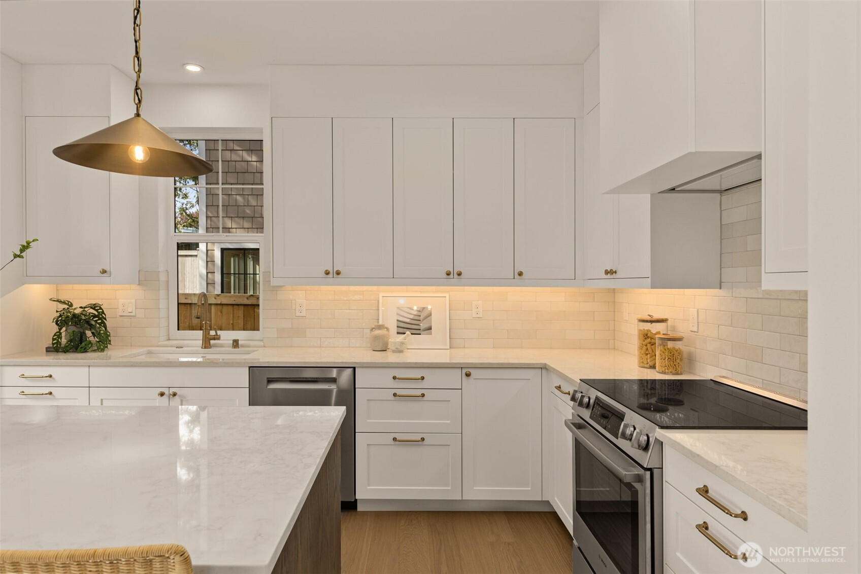 11608 NE 92nd Street , Kirkland, WA 98033