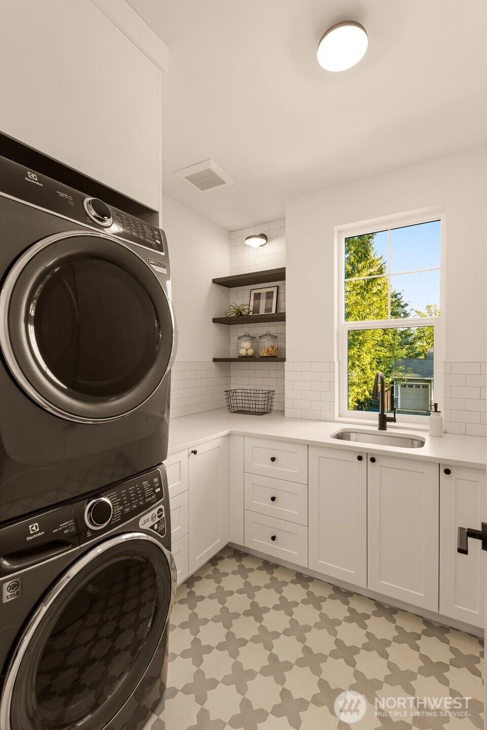 11610 NE 92nd Street , Kirkland, WA 98033