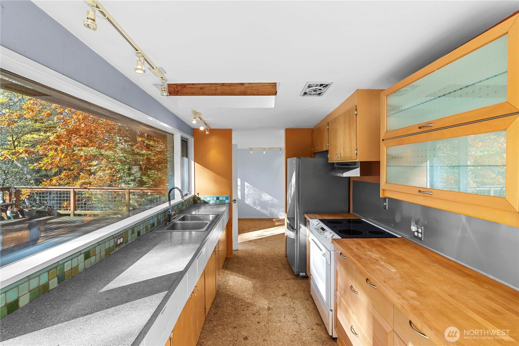 12117 SE 26th Street , Bellevue, WA 98005