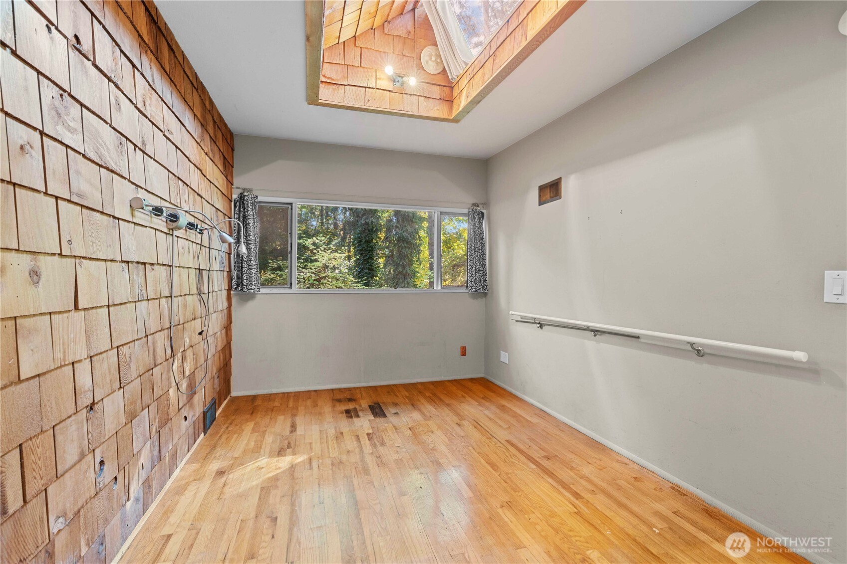 12117 SE 26th Street , Bellevue, WA 98005
