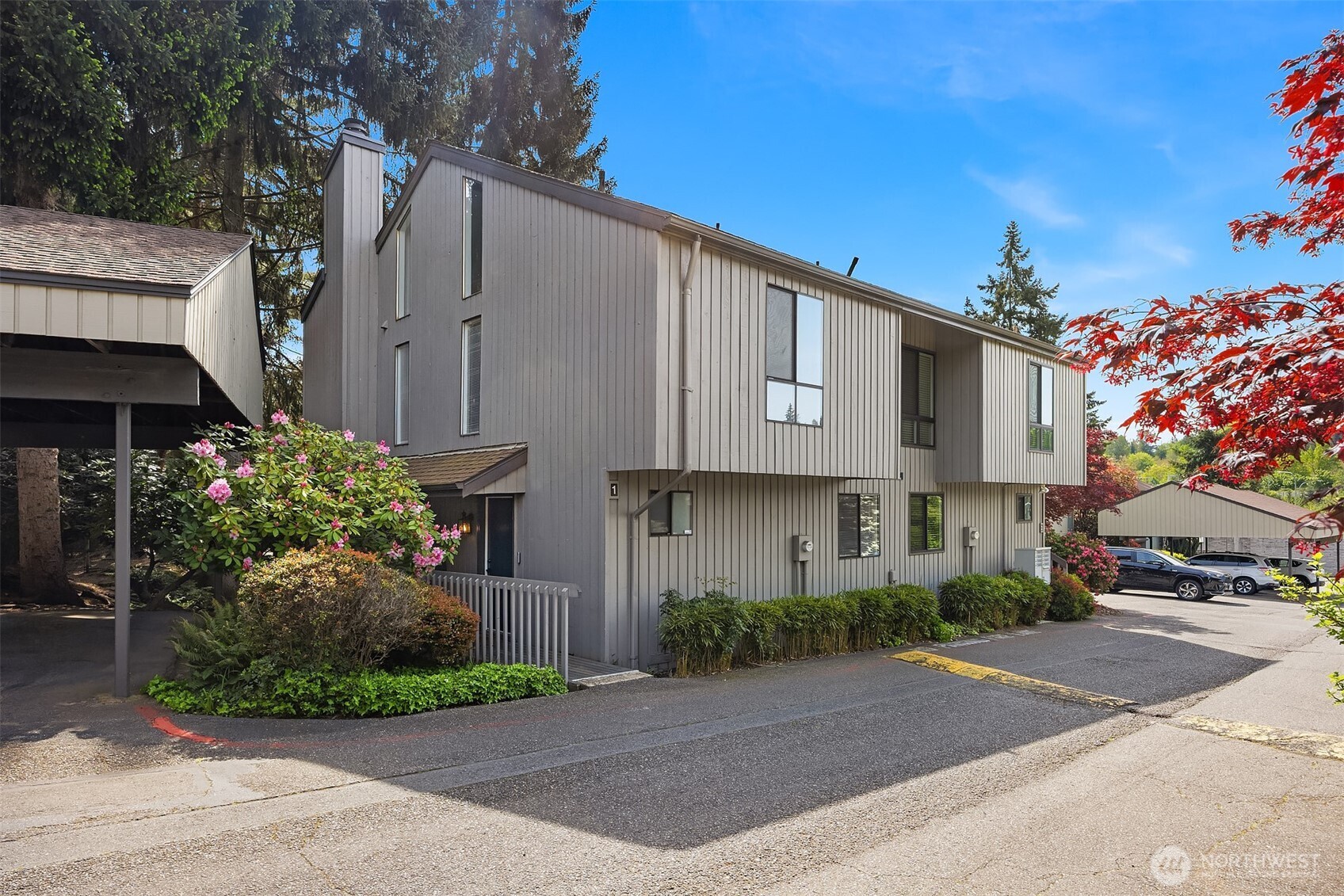 3428 108th Place NE #1, Bellevue, WA 98004