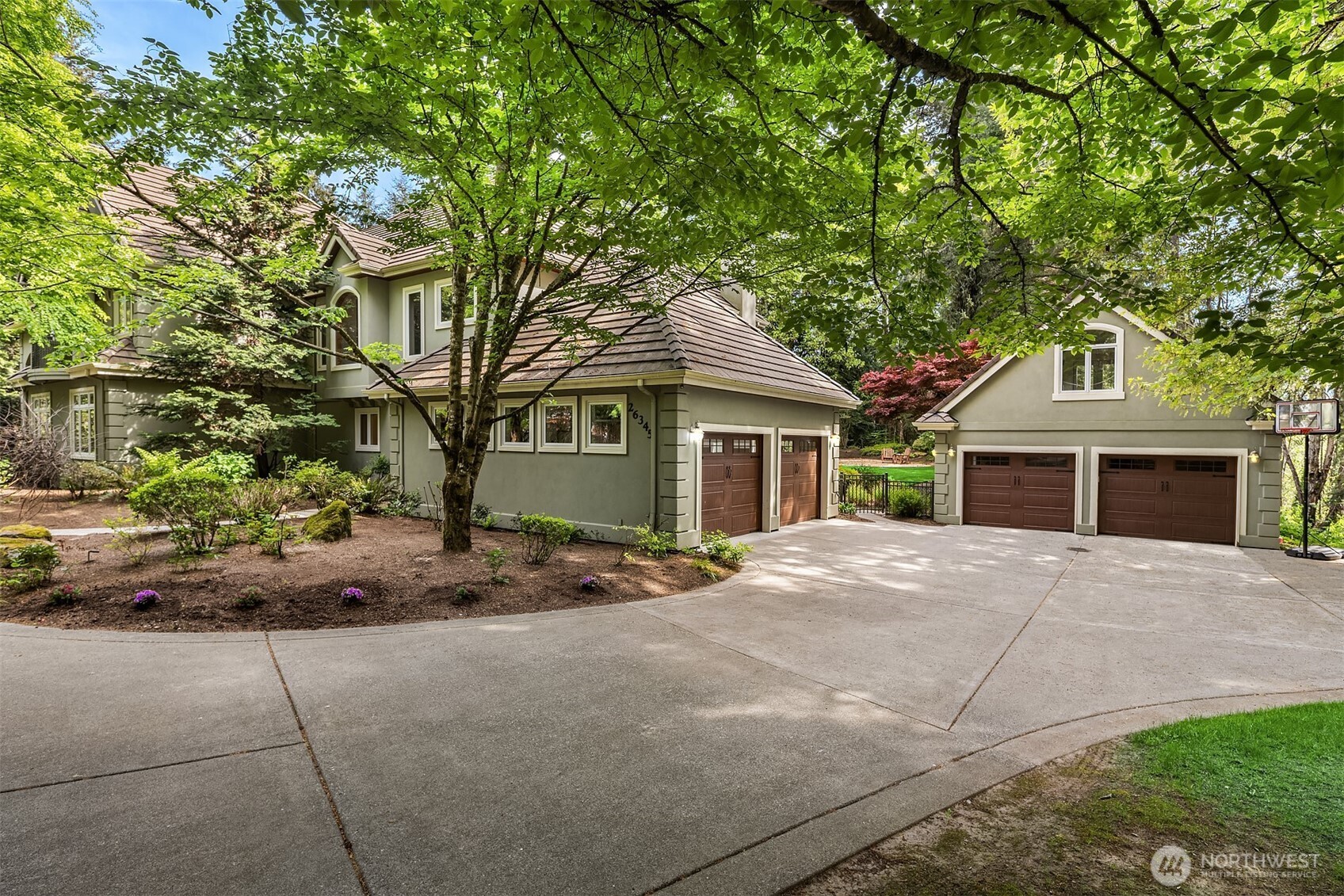 26345 NE 34th Street , Redmond, WA 98053
