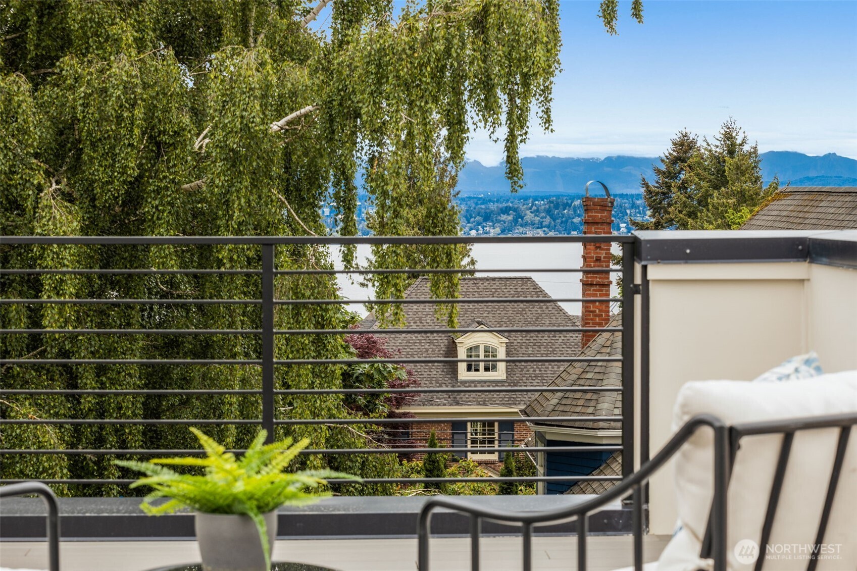 1110 C 34th Avenue , Seattle, WA 98122
