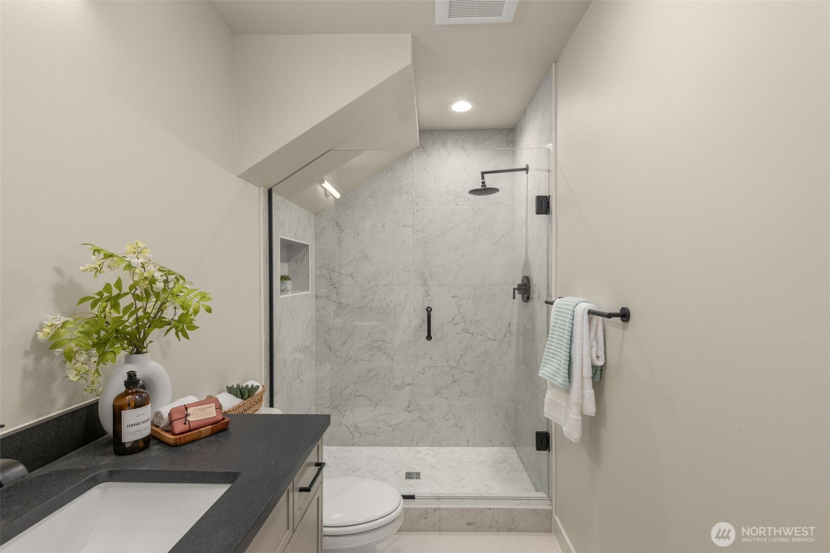 1110 C 34th Avenue , Seattle, WA 98122