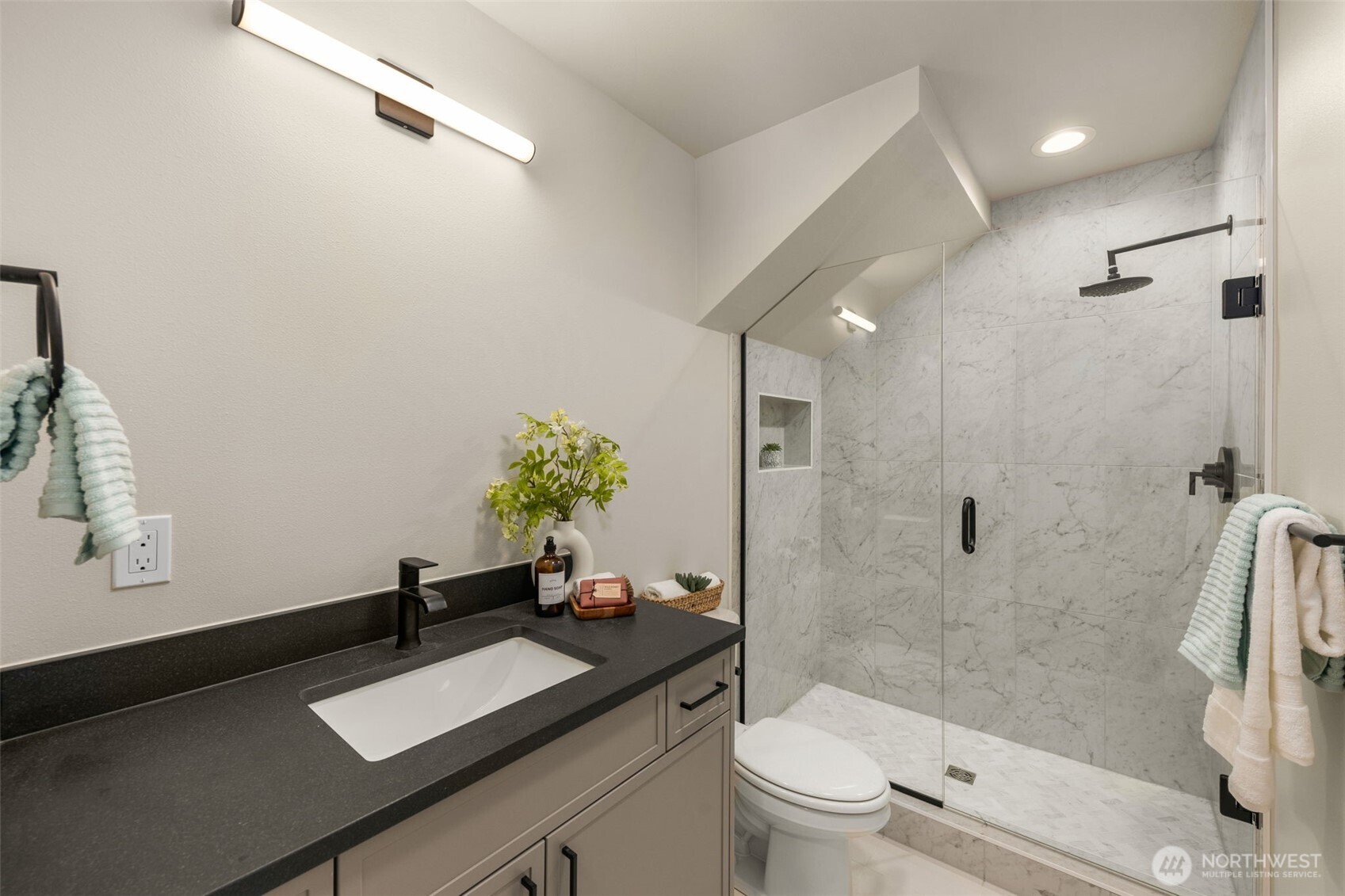 1110 C 34th Avenue , Seattle, WA 98122
