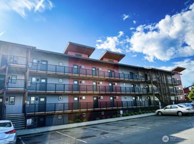 1882 Front Street #306, Lynden, WA 98264