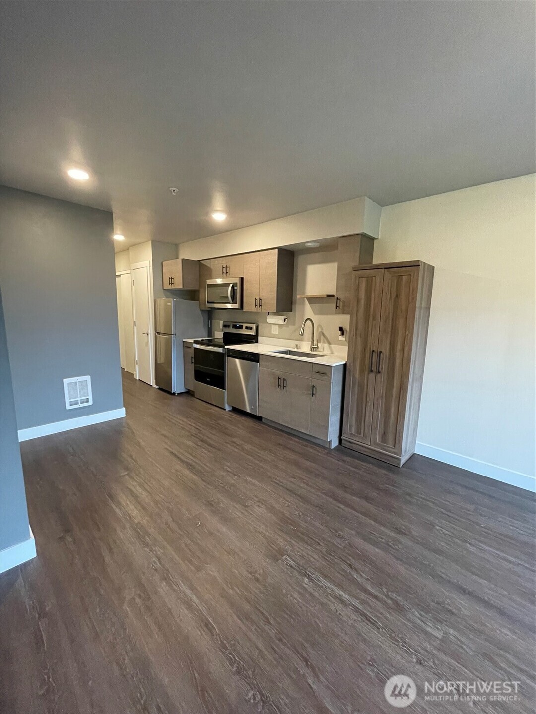 1882 Front Street #306, Lynden, WA 98264
