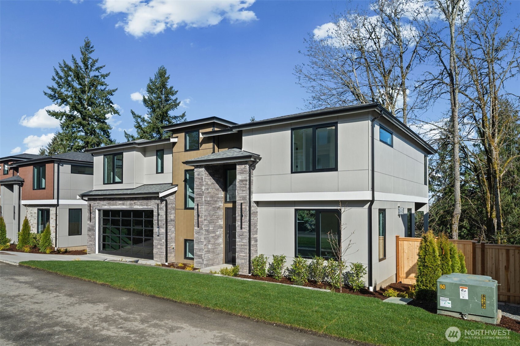 16050 SE 44th Court , Bellevue, WA 98006
