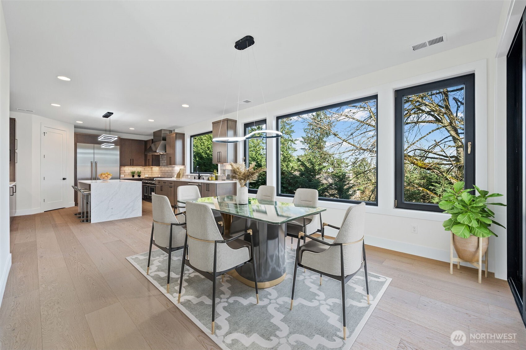 16050 SE 44th Court , Bellevue, WA 98006
